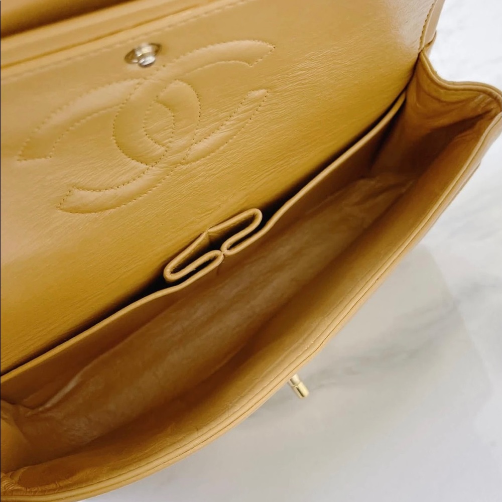 Authentic Chanel Vintage 24k M/L caramel - Picture 5 of 16